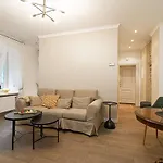 Old Town Apartment On Quiet Private Street