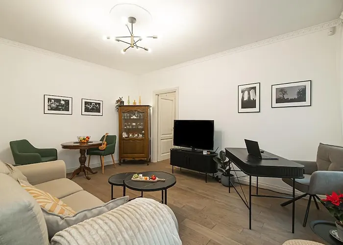 Old Town Apartment On Quiet Private Street